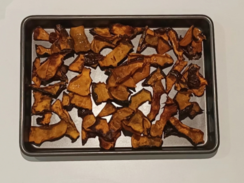 Pumpkin skin chips and roast pumpkin seeds