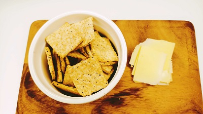 Crackers on a serving plate